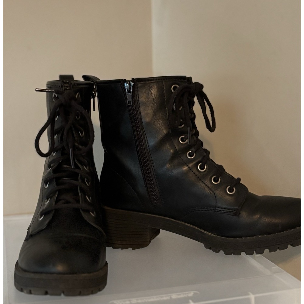 Steve Madden Madden Girl Eloise Black Patch Lace Up Combat Boots, size 7.5